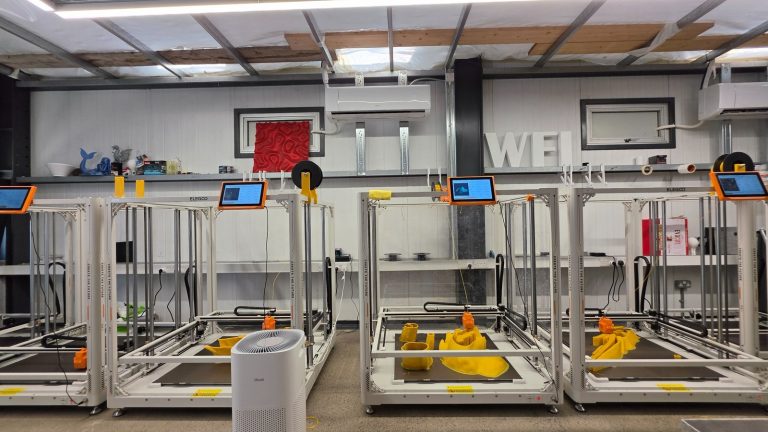 SOLID workshop with large-format 3D printers